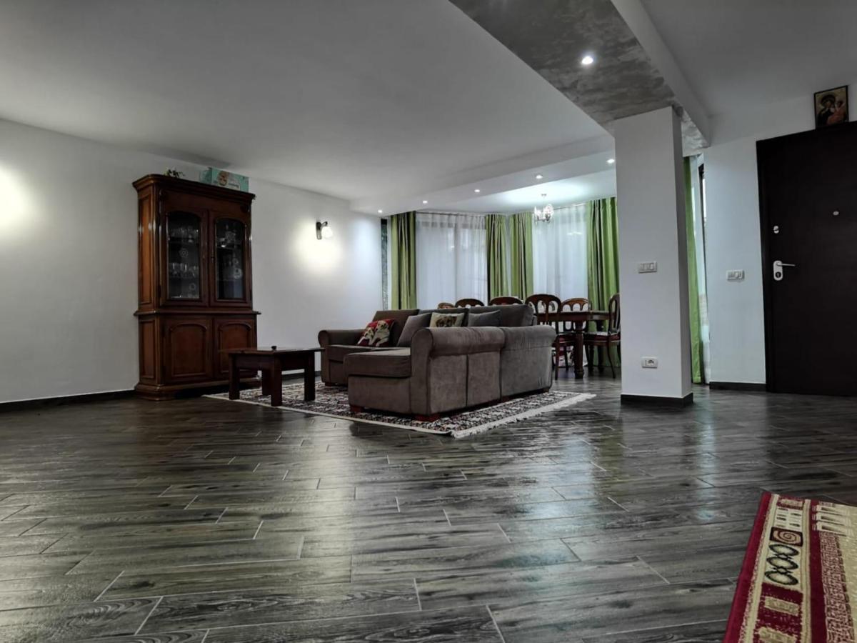 Vila Ella Villa Căpăţîneni-Ungureni Buitenkant foto